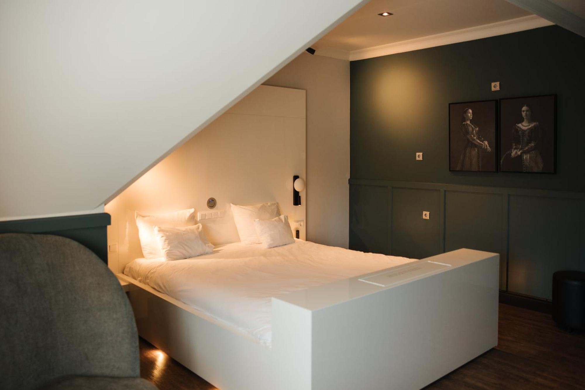 Hotel & Savarin - Rijswijk, Den Haag