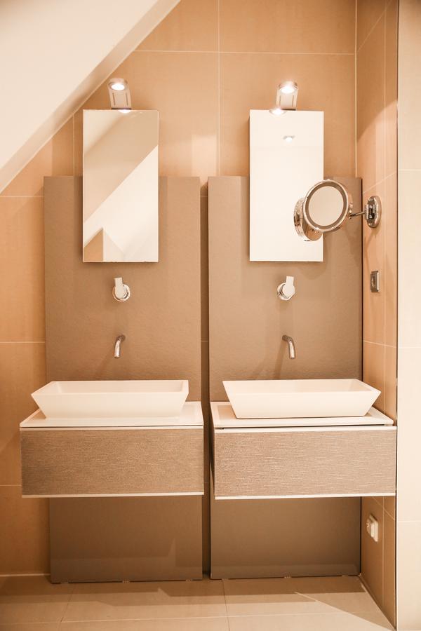 Hotel & Savarin - Rijswijk, 5*